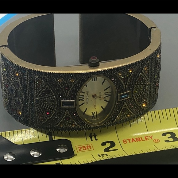 Heidi Daus Vintage/new cuff Swarovski crystals bracelet watch in original box - Picture 9 of 15